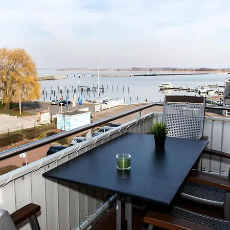 Apartament Darssblick, Penthouse-wohnung Fuer 4 Personen Mit Meerblick In *